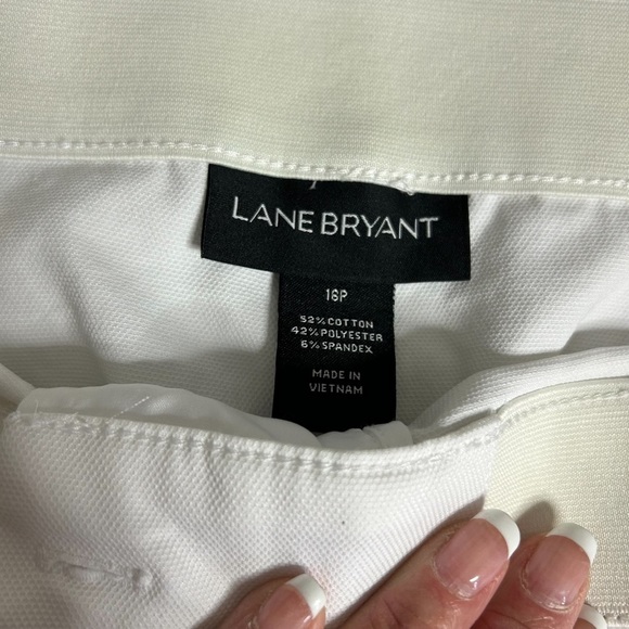 Lane Bryant White Wide Stretch Waist Shorts Sz 16P - Picture 3 of 11